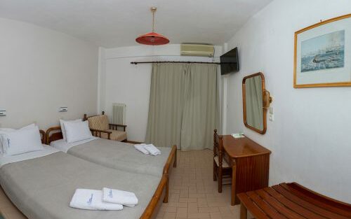 kardamili beach twin room extra bed 1 500x385